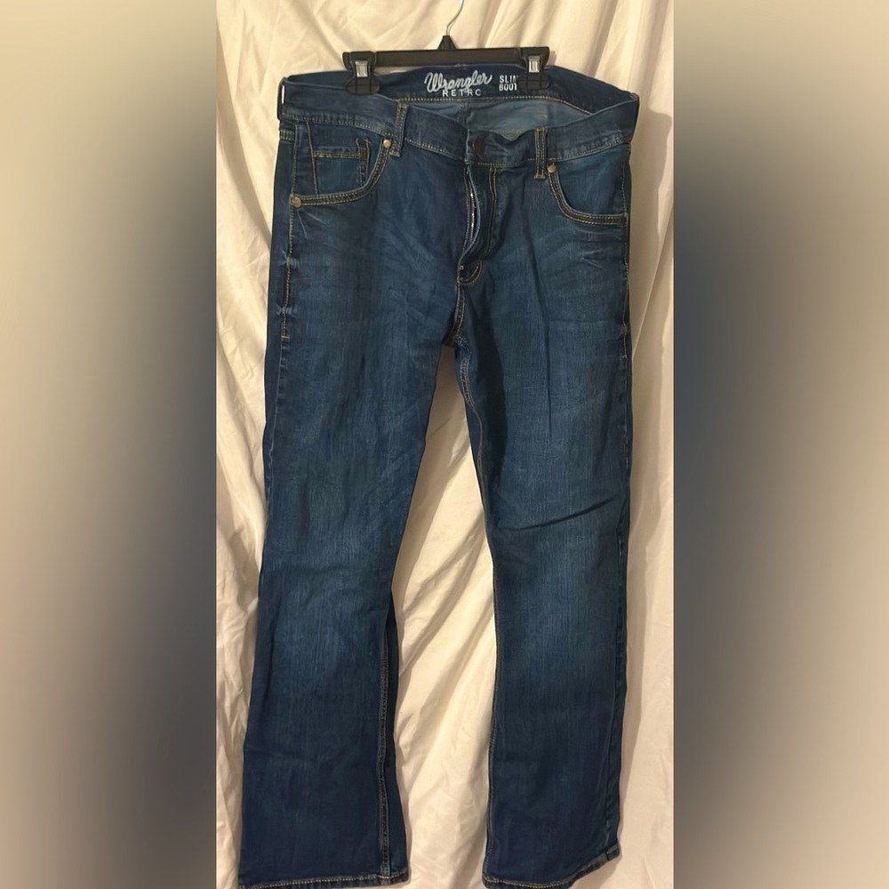 Men’s size 35x32 Retro wrangler slim boot cut jeans. EUC